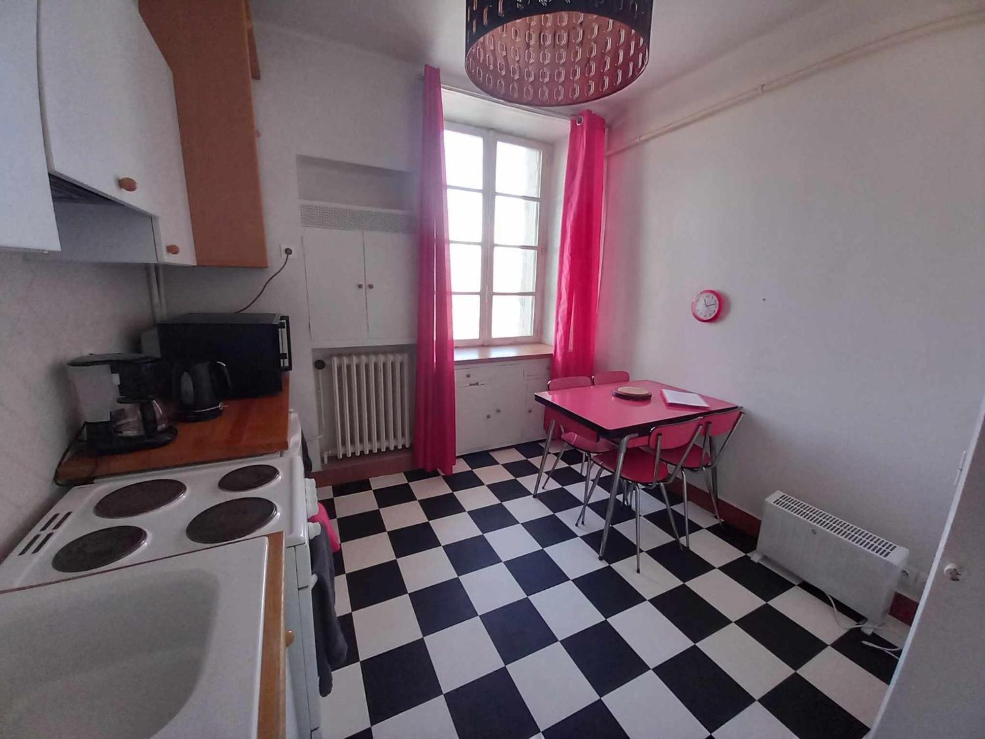 L'Appart De Babou Rez De Chaussee Parking Free Draps Wifi Thiers Exterior foto