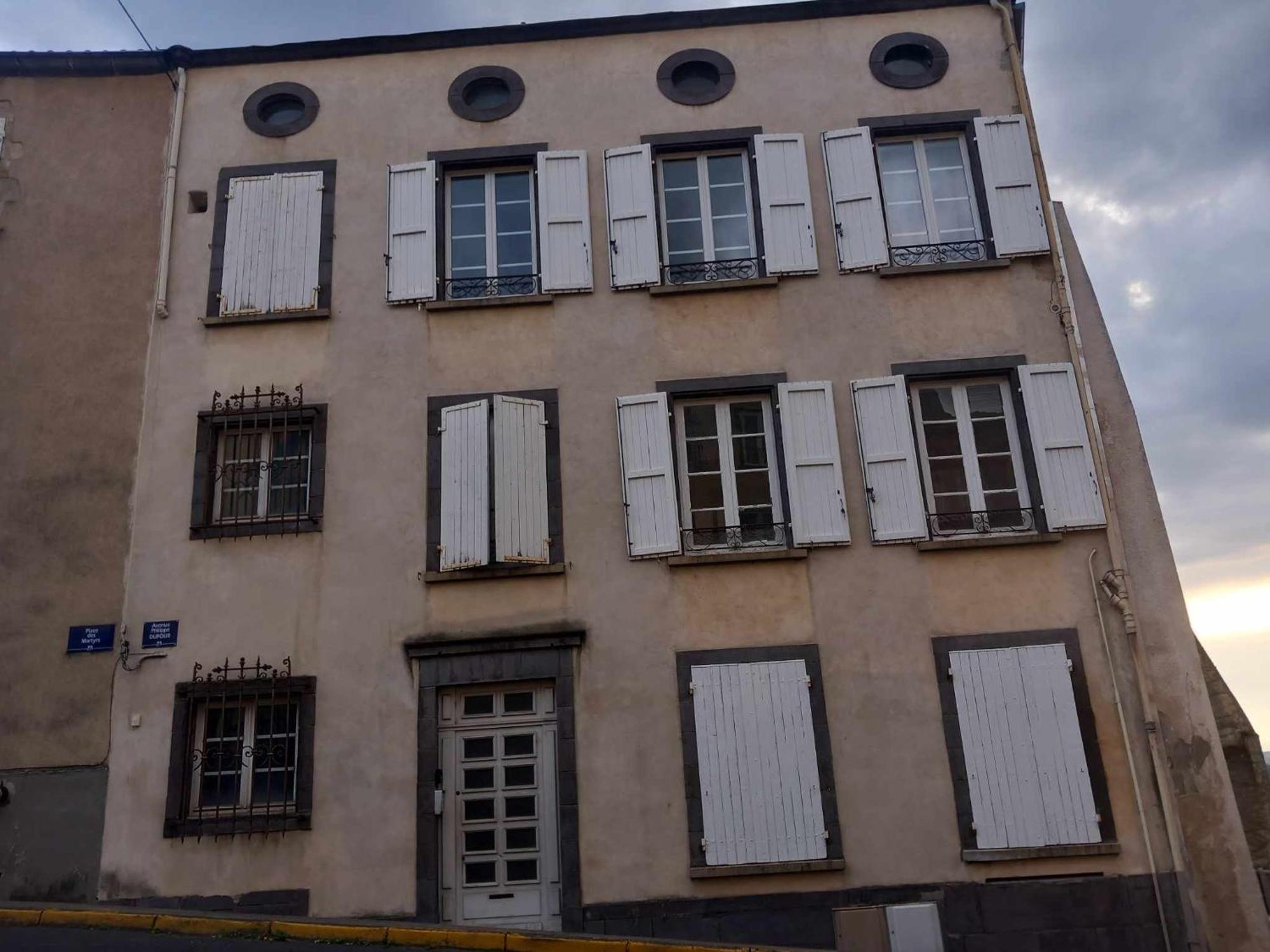 L'Appart De Babou Rez De Chaussee Parking Free Draps Wifi Thiers Exterior foto